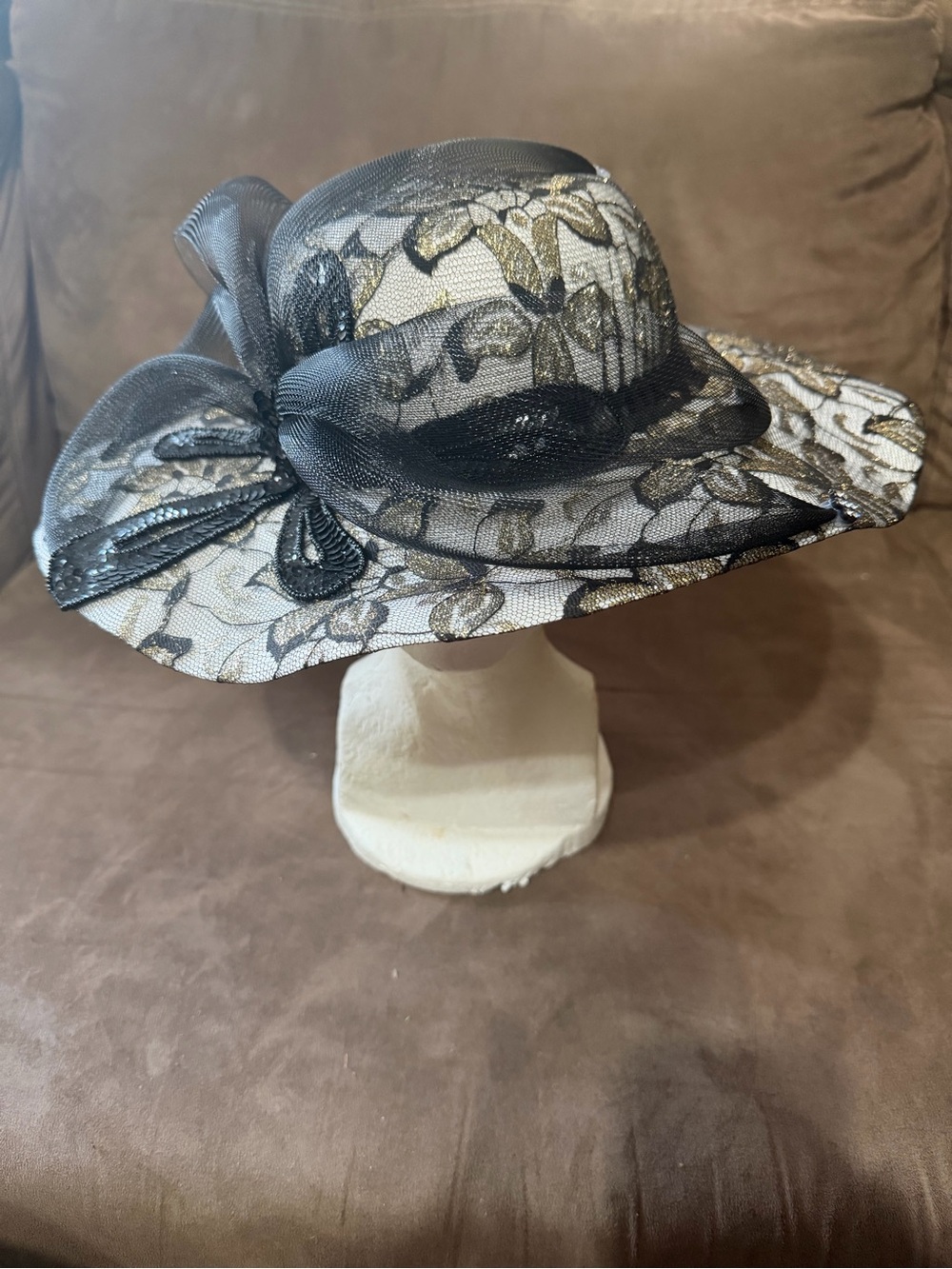 Mr. Hi’s Women's Black Lace Overlay Wide-Brim Dress Hat with Floral Accents